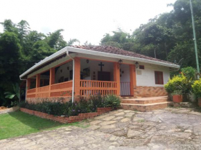 Casa campestre via Curití-San Gil